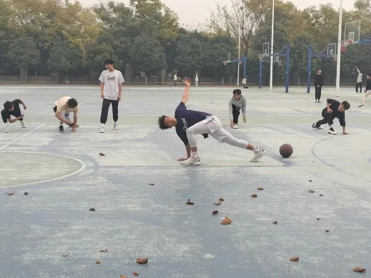 为什么参加篮球辅导可以帮助孩子更好地成长_2